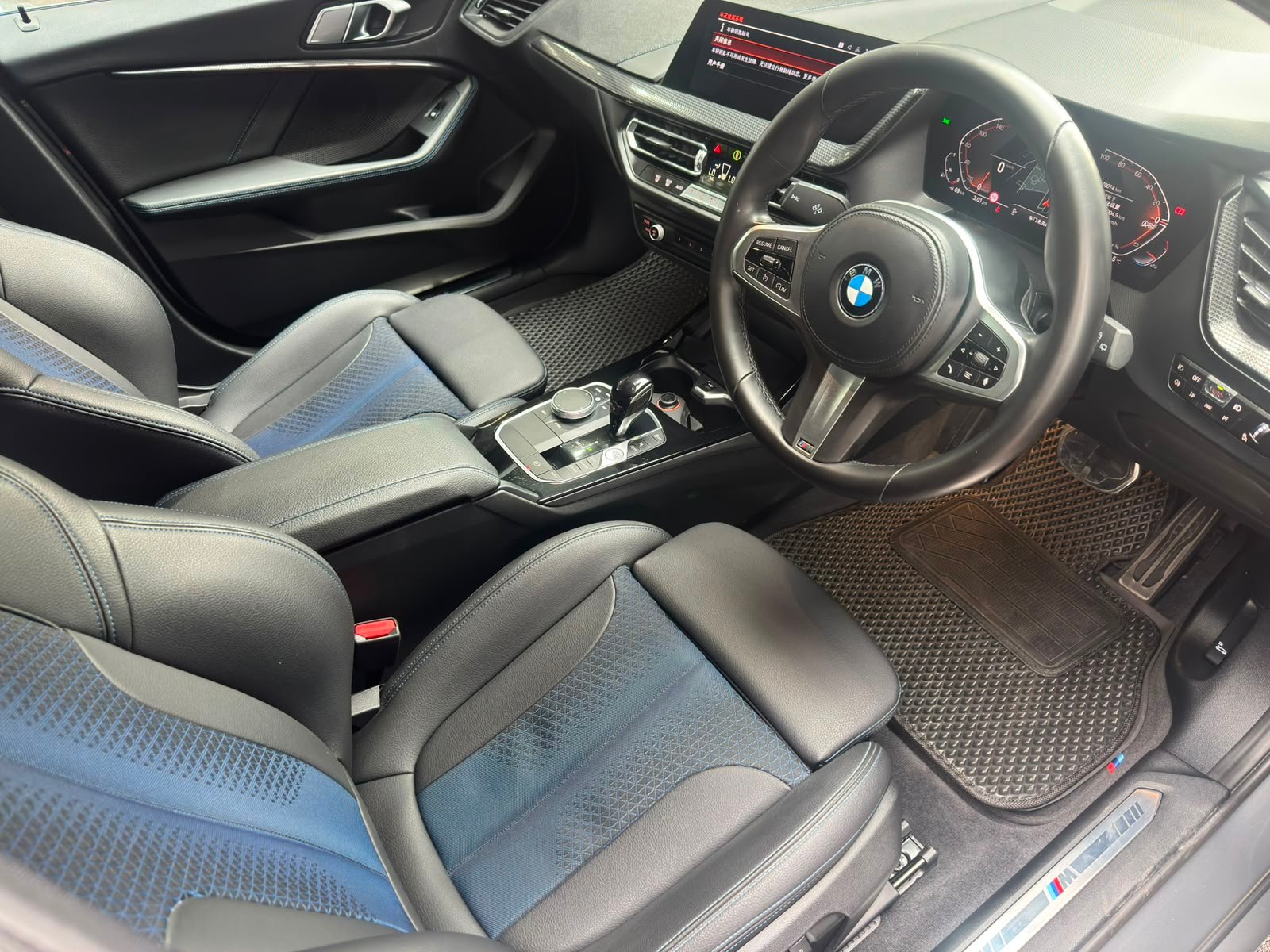 BMW 116i M Sport photo 7